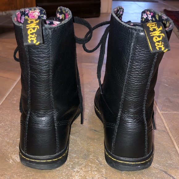 DR. MARTENS FLORAL BOOTS - Picture 4 of 12